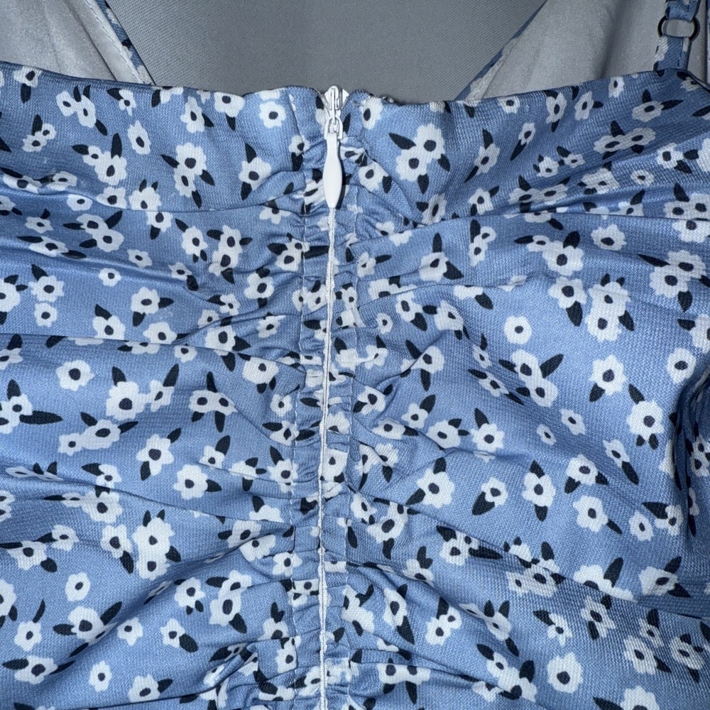 Princess Polly Dress Size 2 Floral Blue V-Neck Mini Runched  Flirty Flowy Skirt - Picture 7 of 13